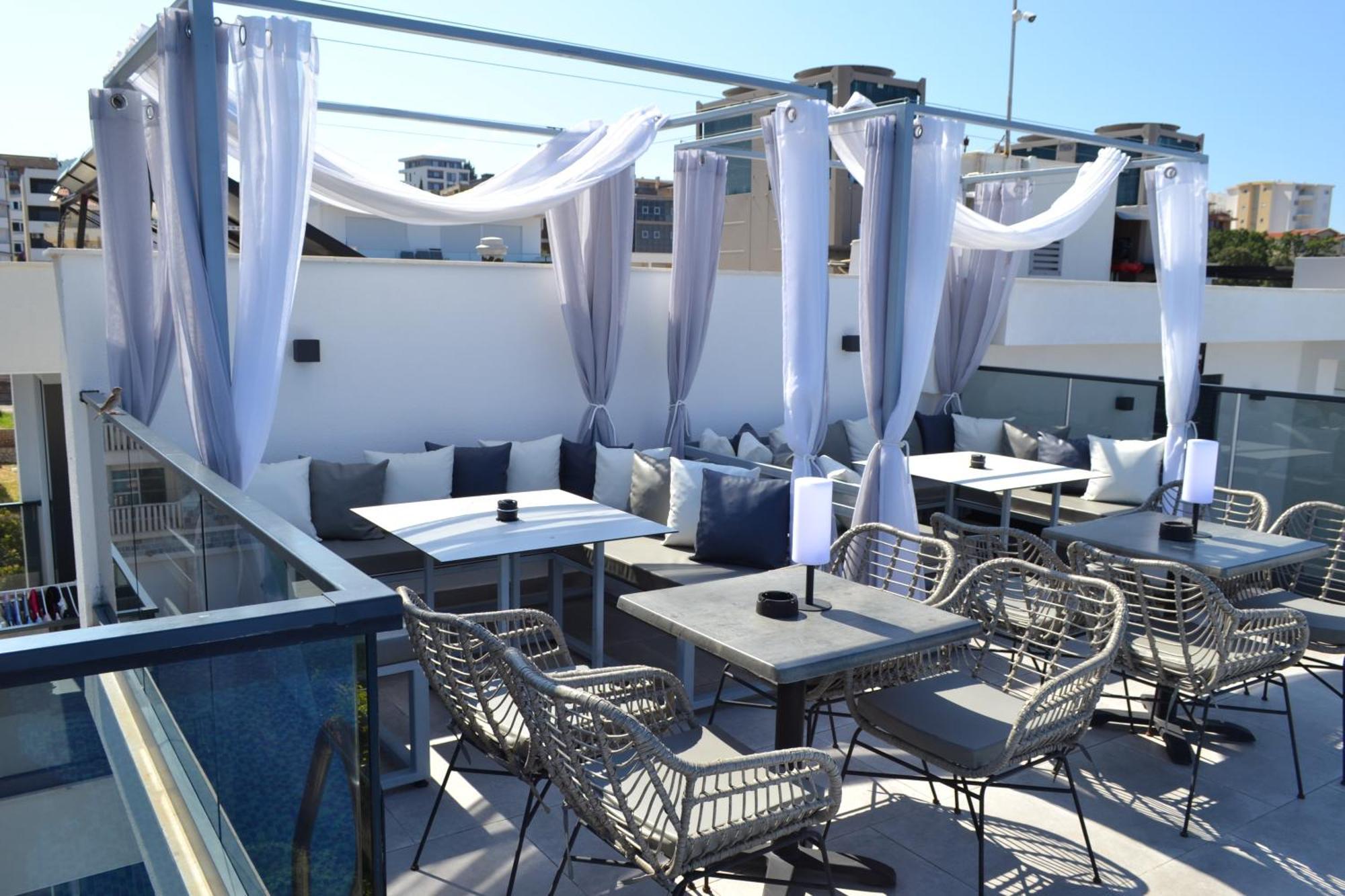 Apartments Merlin Добра-Вода Экстерьер фото